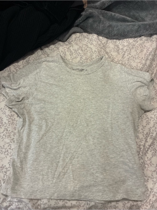 Abercrombie & Fitch Other - Abercrombie Soft Heather Gray Crewneck Tee